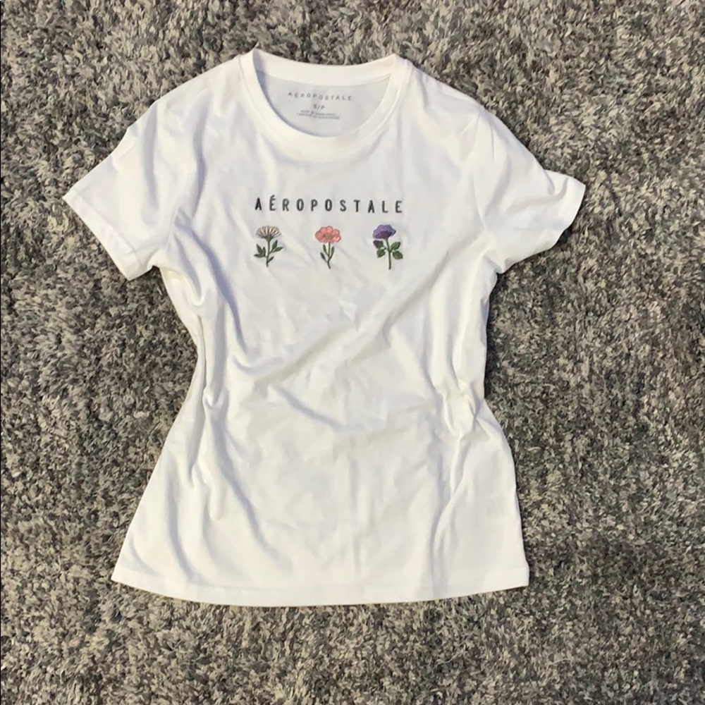 White tee shirt